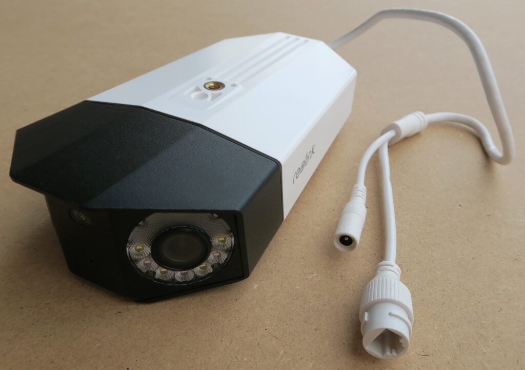 Unboxing telecamera Reolink Duo versione PoE