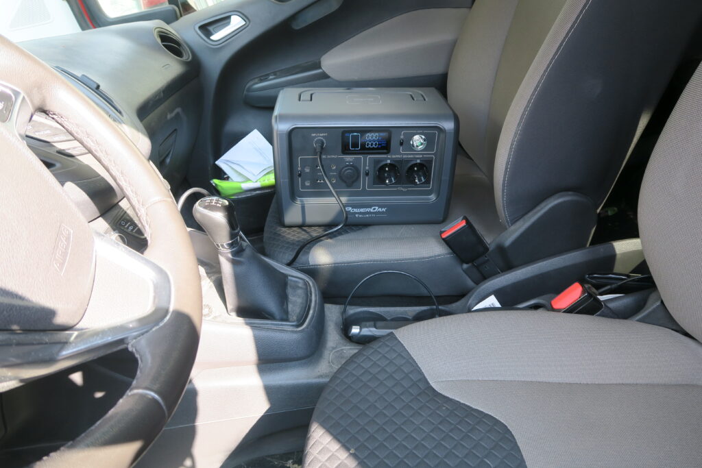 Carica Bluetti EB70 mediante presa accendisigari auto