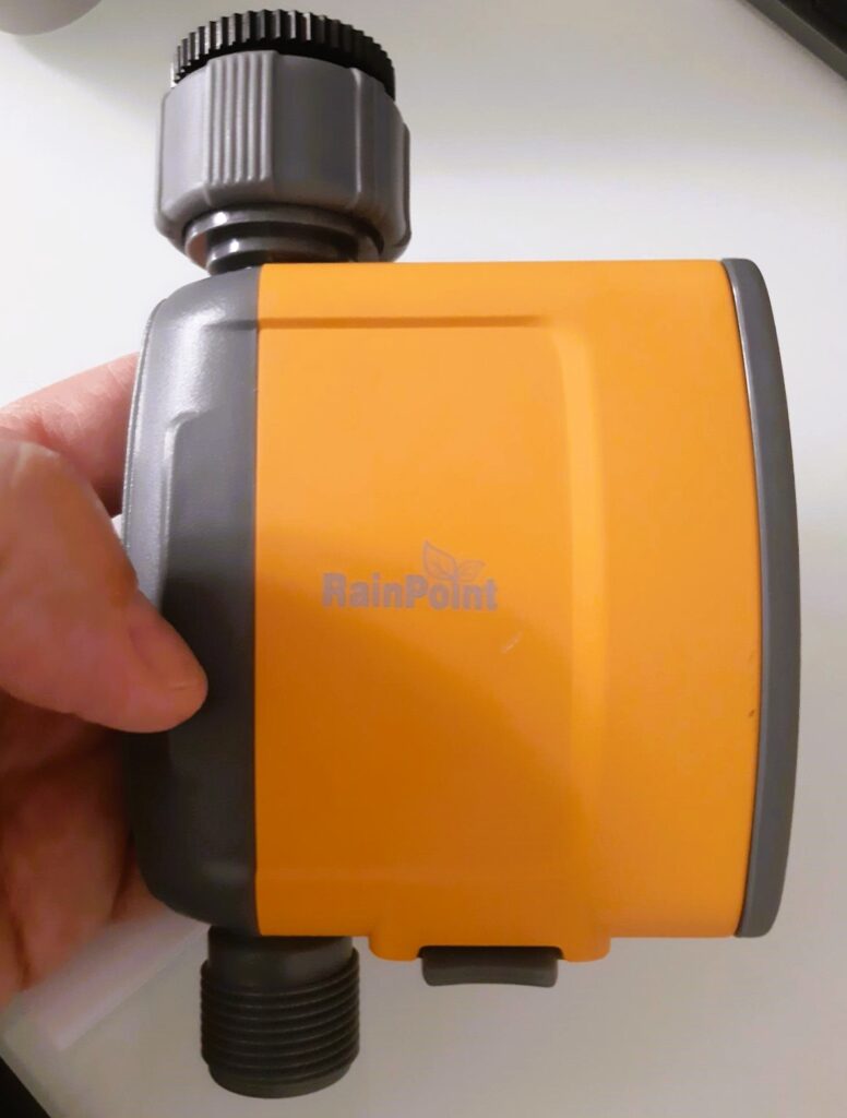 Unboxing centralina irrigazione WiFi a batteria RainPoint