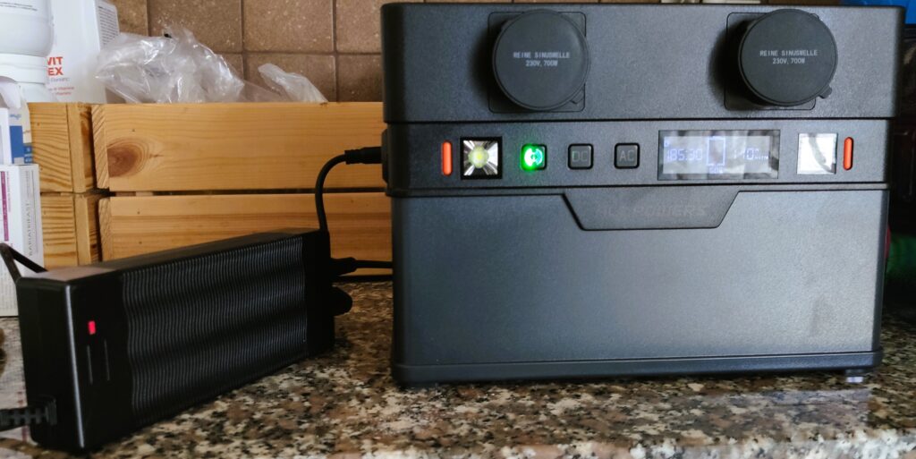 Ricarica Allpowers S700 mediante rete elettrica con alimentatore in dotazione