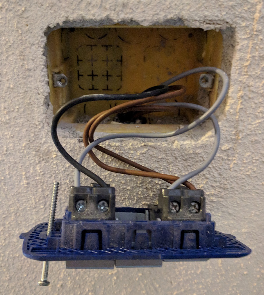 Schema elettrico deviatore o punto luce deviato