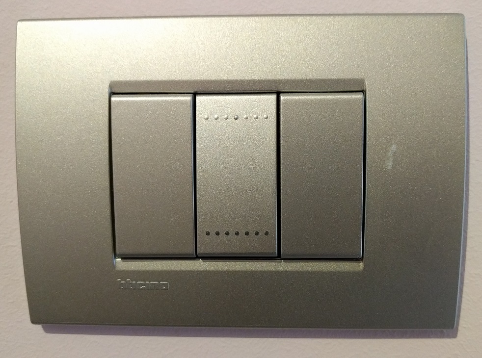 Schema elettrico deviatore - Punto luce deviato